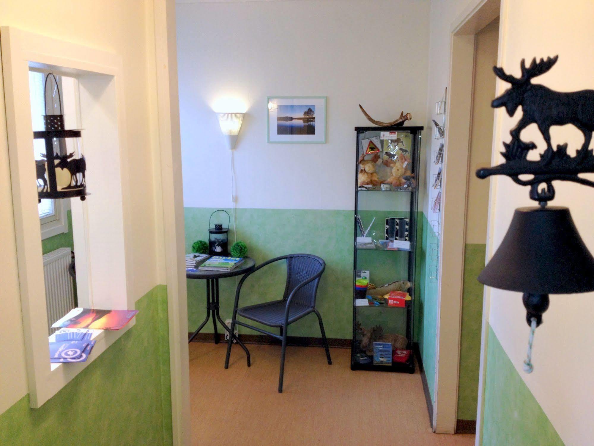 Haellefors Vandrarhem-Hostel & Kanotcenter ภายนอก รูปภาพ