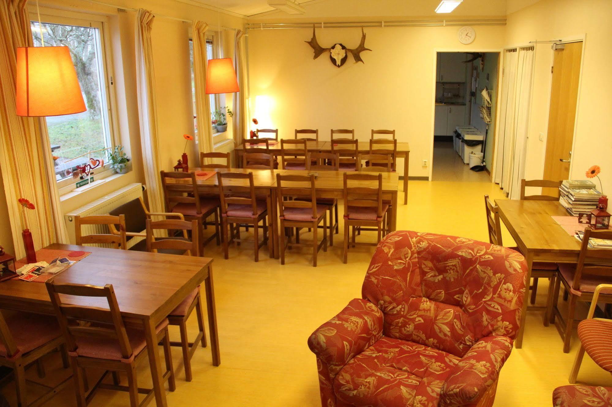 Haellefors Vandrarhem-Hostel & Kanotcenter ภายนอก รูปภาพ